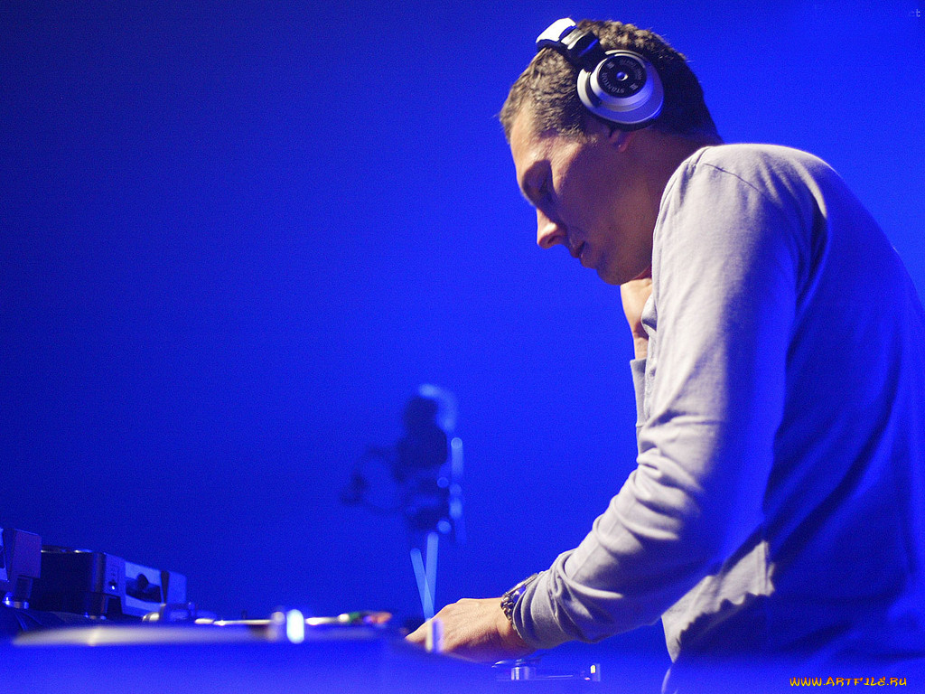 , dj, tiesto